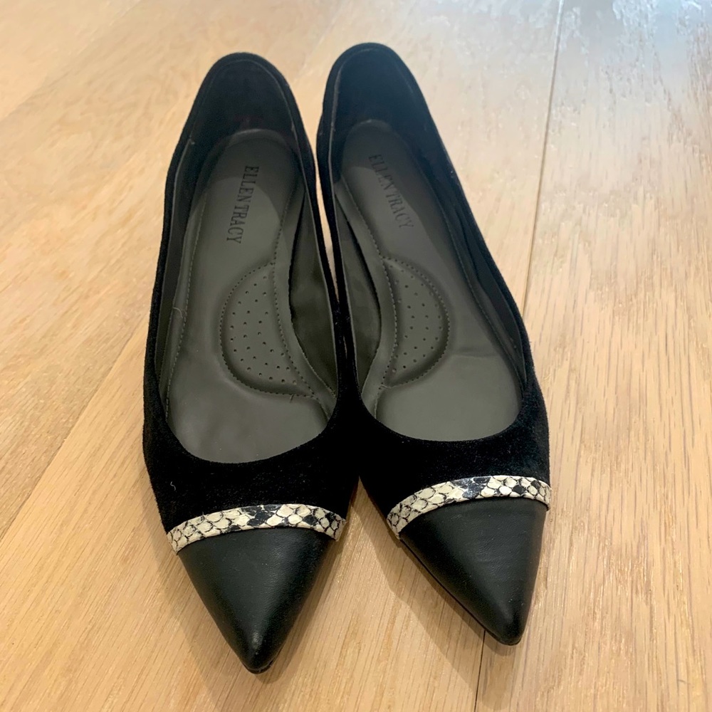 Block heel pumps